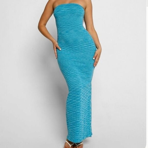 Tiger Mist Dresses & Skirts - Tiger Mist blue knit strapless maxi dress size M